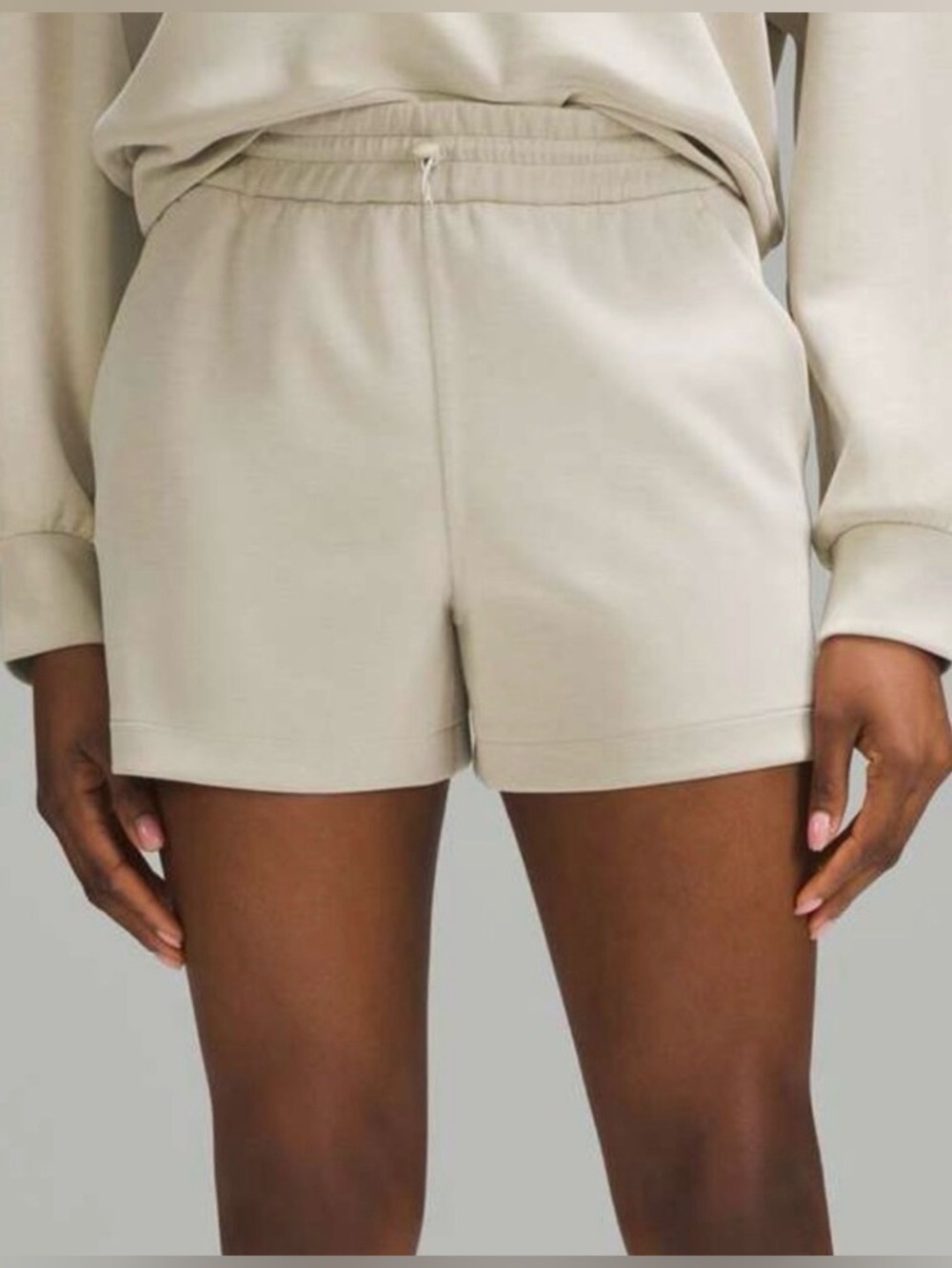 LULULEMON SOFTSTREME HIGH WAISTED SHORT IN MOJAVE TAN. $78 RETAIL. SIZE 2.